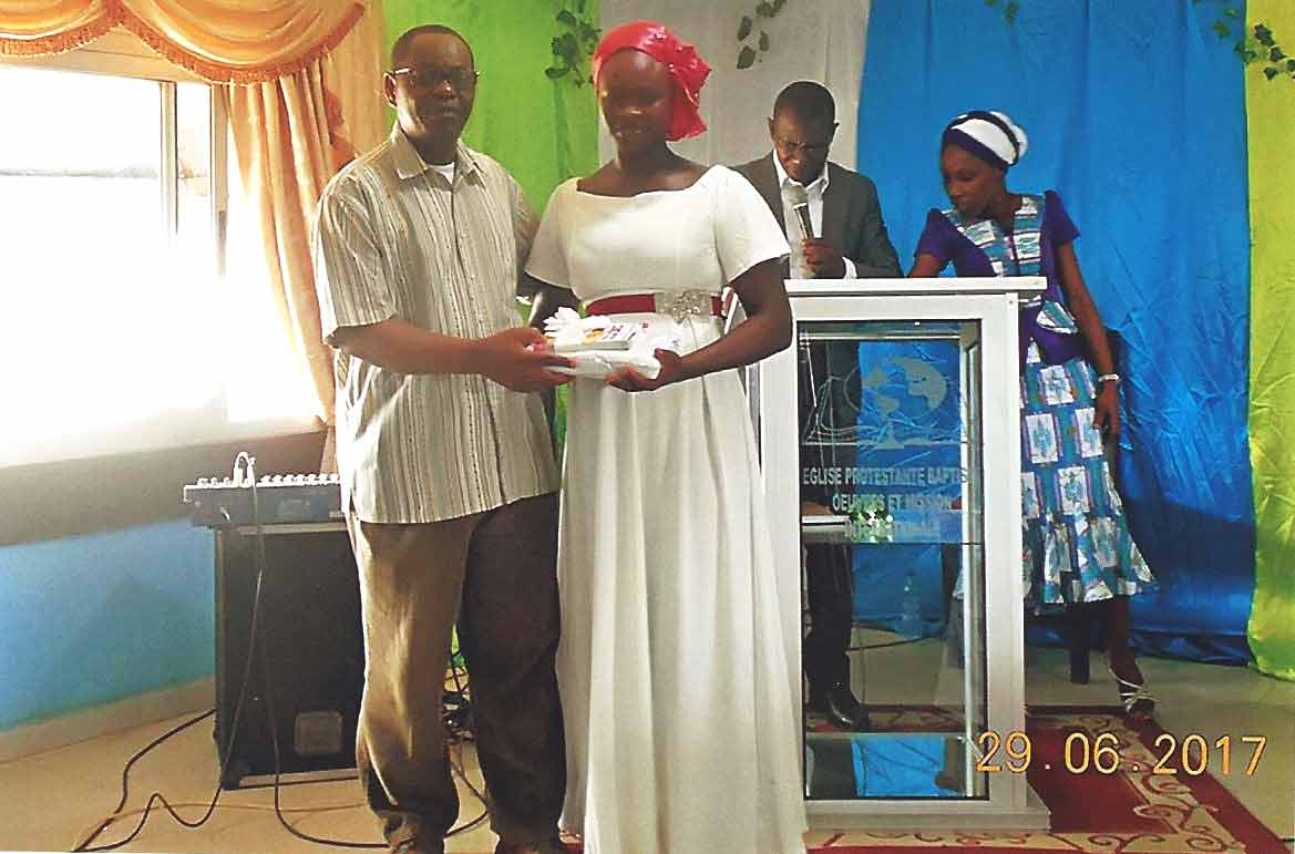 remise du prix de la meilleure aide soignante par pst legre